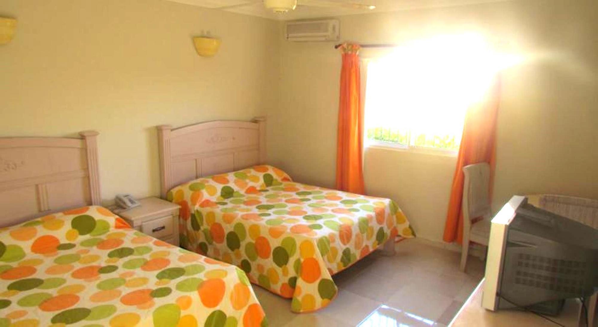 Hotel Dominicana Plus 巴瓦罗 外观 照片