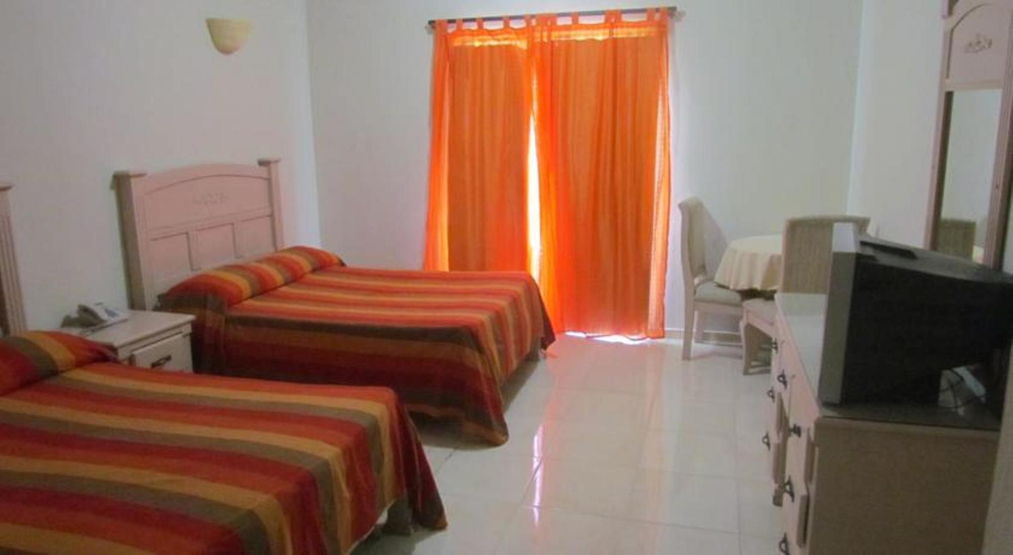 Hotel Dominicana Plus 巴瓦罗 外观 照片