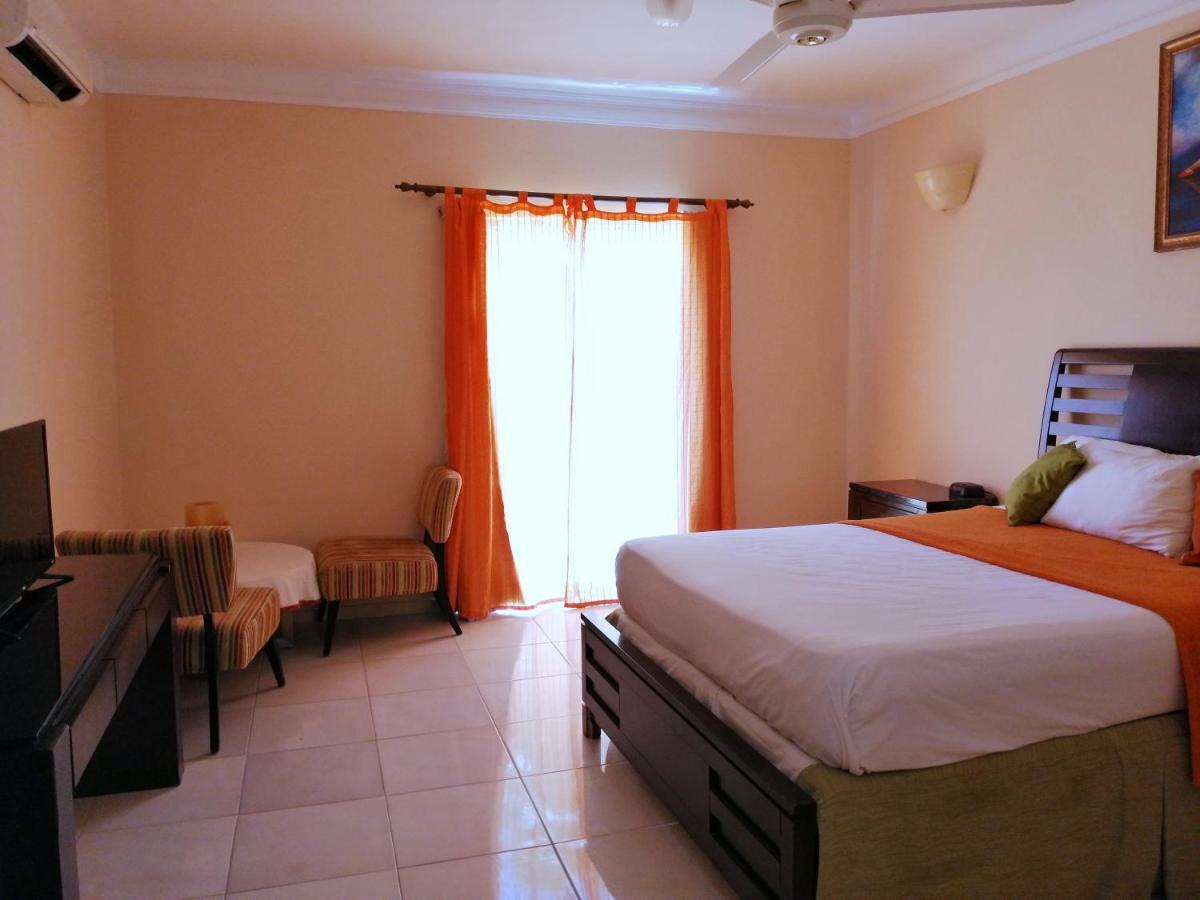 Hotel Dominicana Plus 巴瓦罗 外观 照片